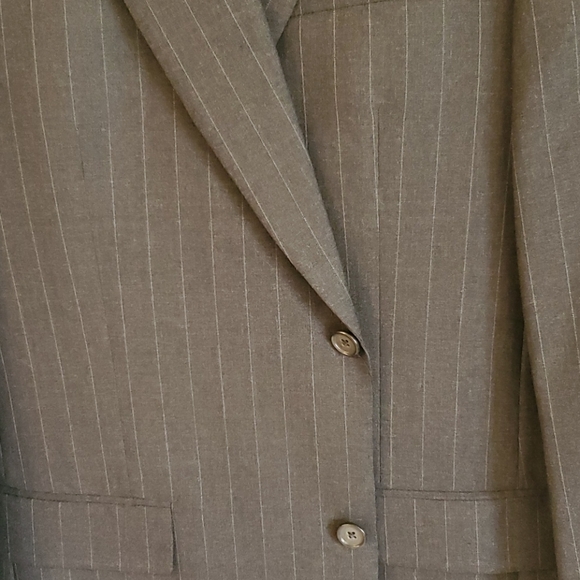 Hart Men's charcoal pin business suit - Picture 1 of 7